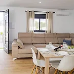 Holiday home Cubo's Casa Soles & Football Field *