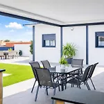 Cubo's Casa Soles & Football Field Fuengirola
