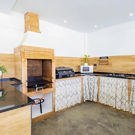 Cubo's Casa Soles & Football Field