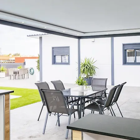 Cubo's Casa Soles & Football Field Holiday home