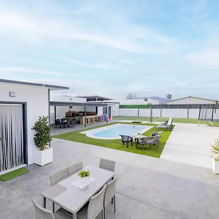 Cubo's Casa Soles & Football Field *