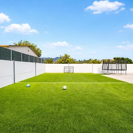 Cubo's Casa Soles & Football Field Holiday home