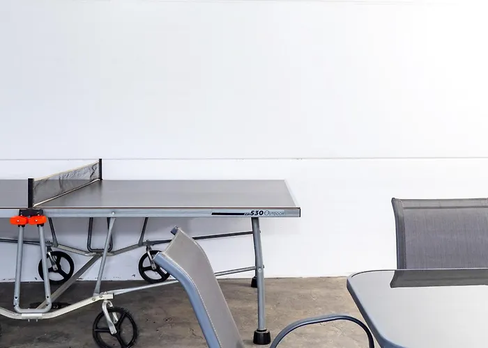 Cubo's Casa Soles & Football Field Фуэнхирола