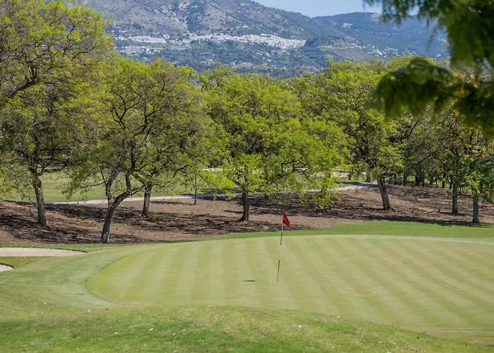 Cubo's Casa Soles & Football Field