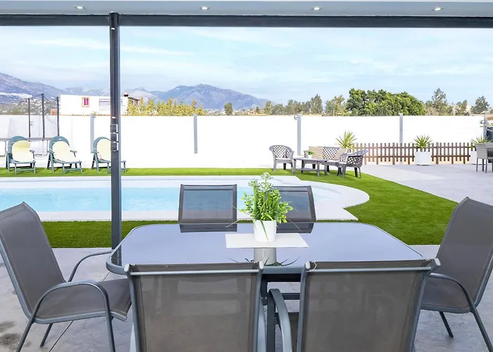 Cubo's Casa Soles & Football Field * Фуэнхирола