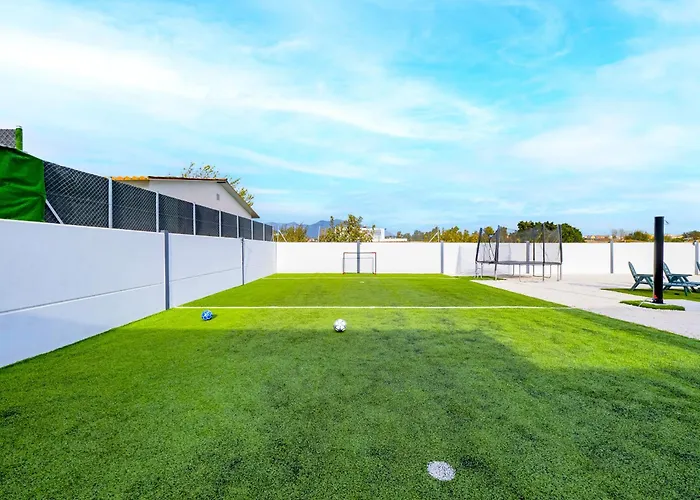 Cubo's Casa Soles & Football Field Дом отдыха *