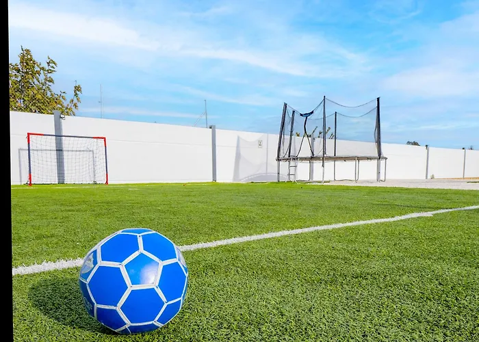 Cubo's Casa Soles & Football Field Дом отдыха Фуэнхирола