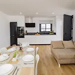 Cubo's Casa Soles & Football Field Fuengirola