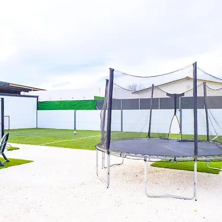 Cubo's Casa Soles & Football Field *