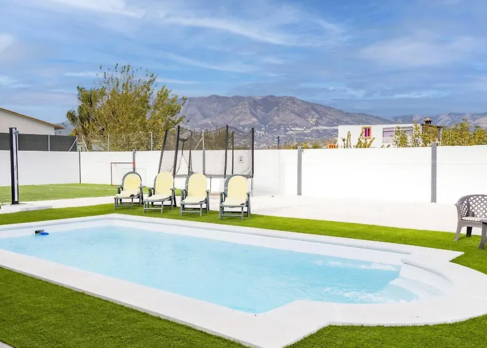 Cubo's Casa Soles & Football Field Fuengirola